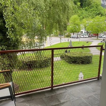 Zimmer & Appartements Am Schlossplatz Hohenems Exterior photo